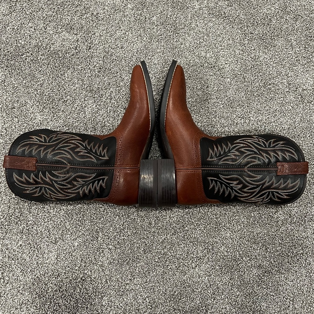 BRAND NEW 9.5D Men’s Ariat Sport Western Cowboy Boots